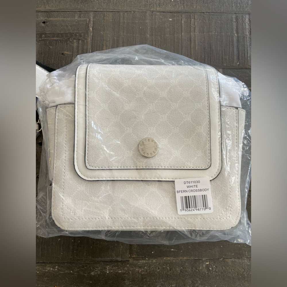 Steve Madden White BFERN crossbody bag with card holder